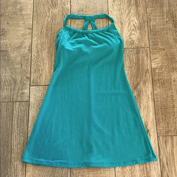 green emerald velvet dress Prana Women's Fernie Dress main image 0